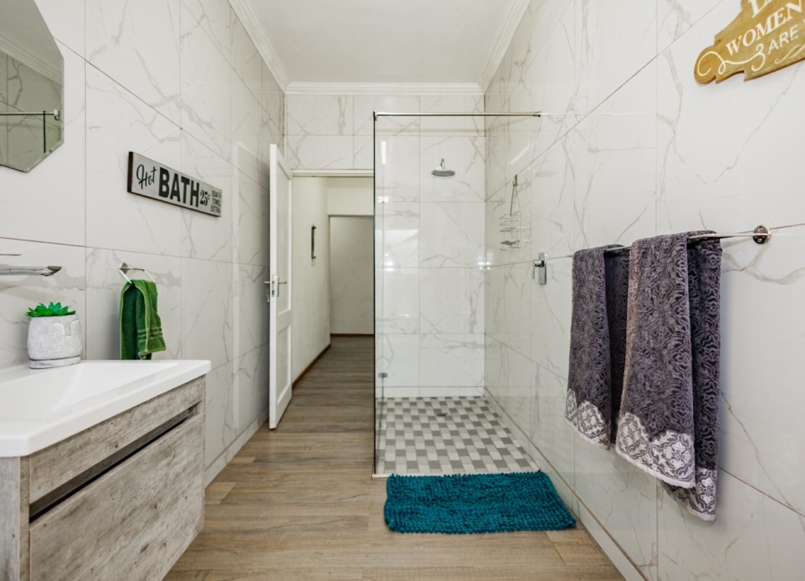 8 Bedroom Property for Sale in Joostenbergvlakte Western Cape